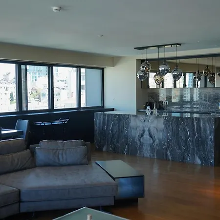 Ritz-carlton Apartment
